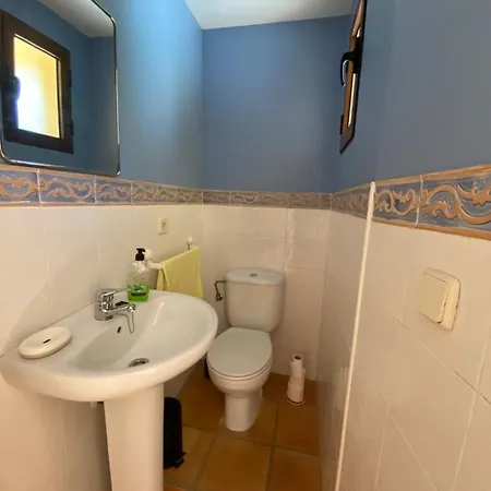 Urbanizacion Sierra Cortina Casa O Holiday home *